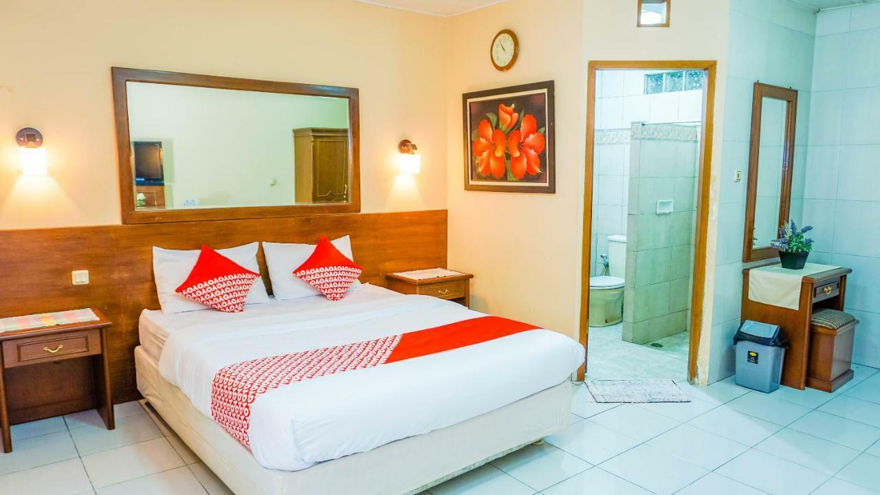 OYO 1488 Hotel Cemara Asri Lembang Exterior foto