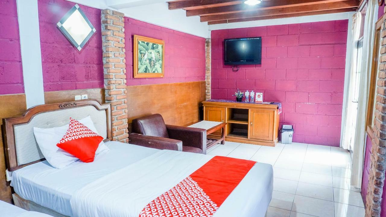 OYO 1488 Hotel Cemara Asri Lembang Exterior foto
